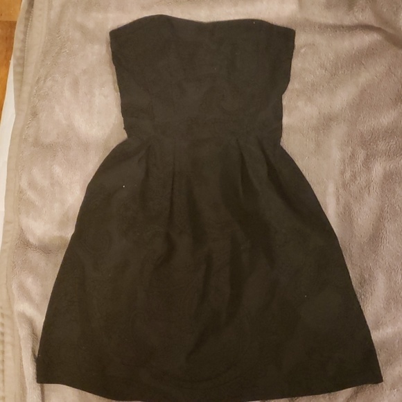 le chateau Dresses & Skirts - Black dress